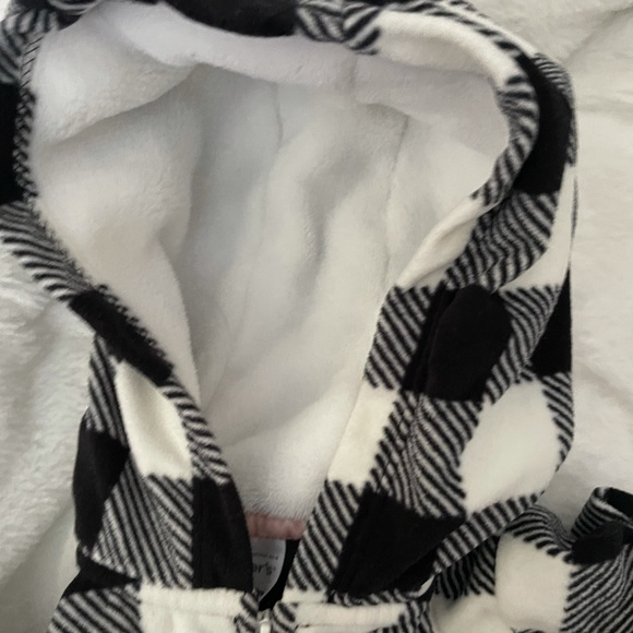 Carter’s fleece lined romper 24 months - Picture 3 of 5